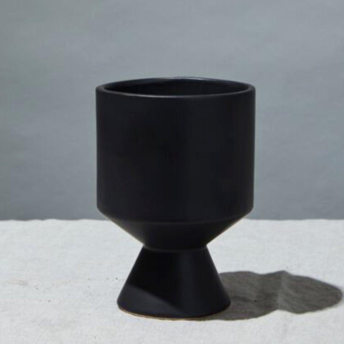 DEVILLE Minimalist Elevated Pot MATTE BLACK (available in 3 sizes)