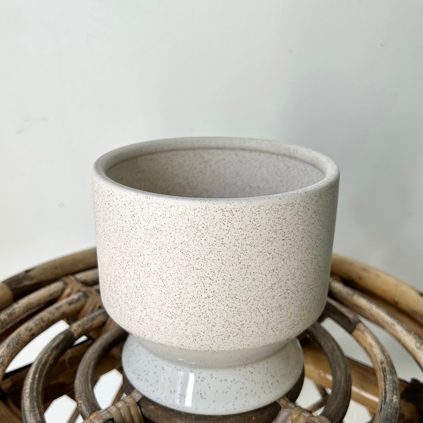 PASADENA Decorative Raised Pot 4.5”x5”