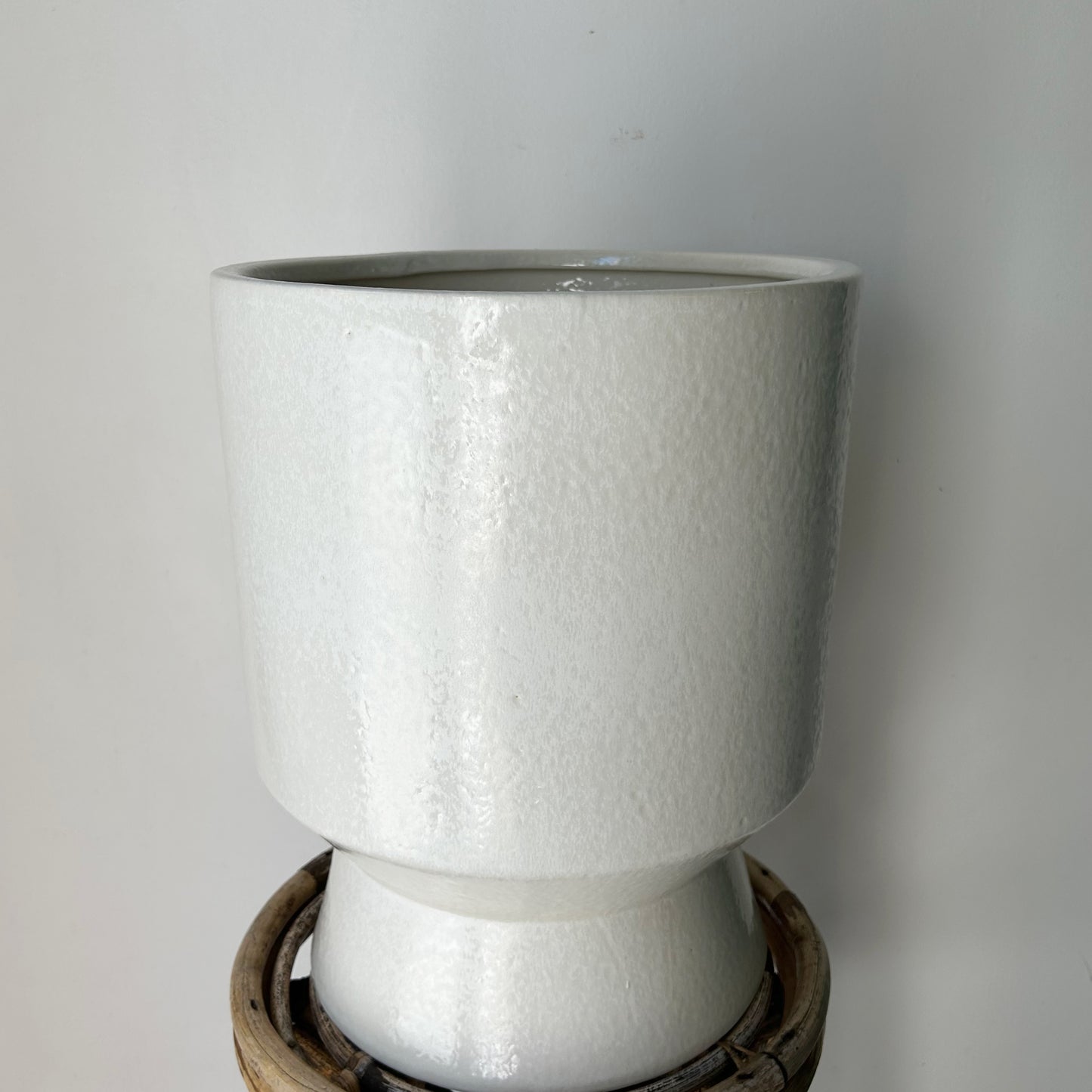 HUDSON Large Ceramic Raised Decorative Pot (11.5”x14.25”) WHITE