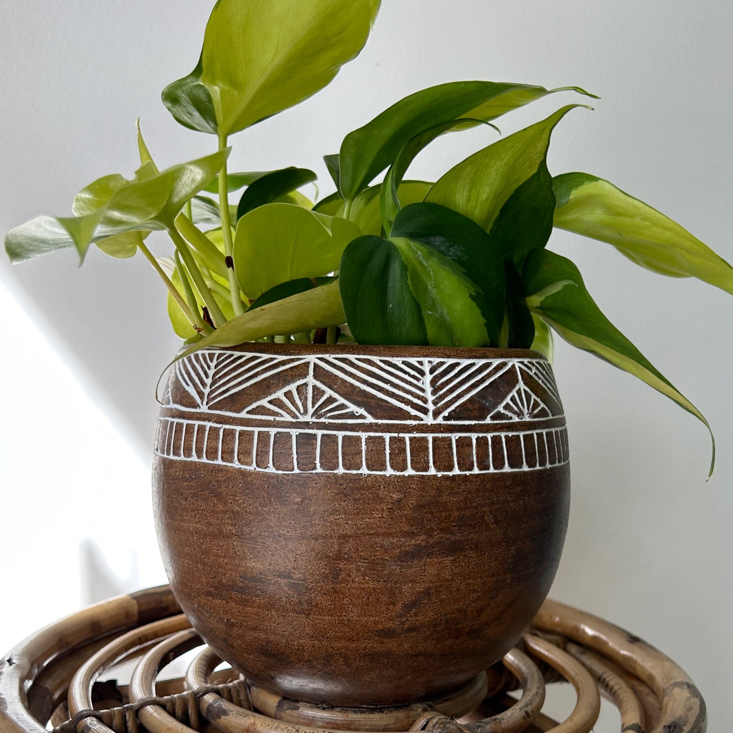 KAI Decorative Spherical Pot (6”X5.75”)