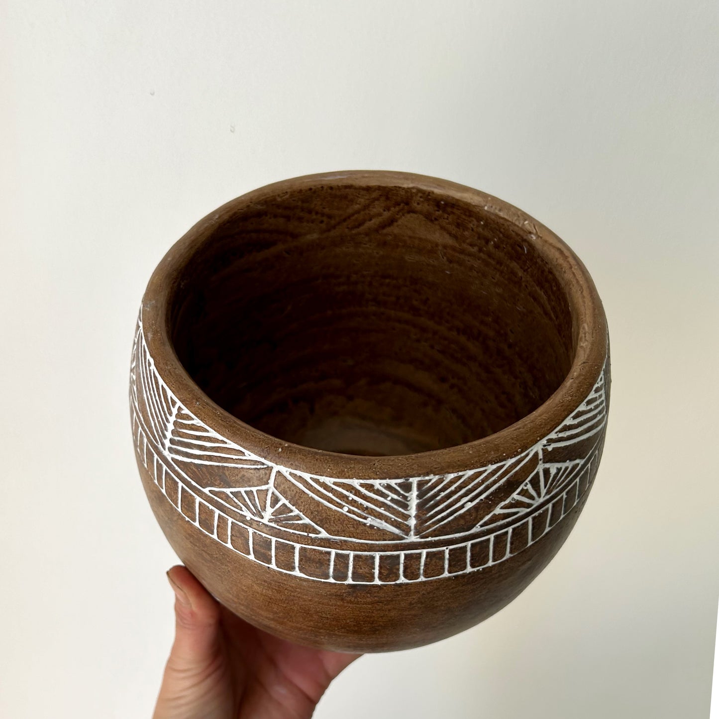 KAI Decorative Spherical Pot (6”X5.75”)