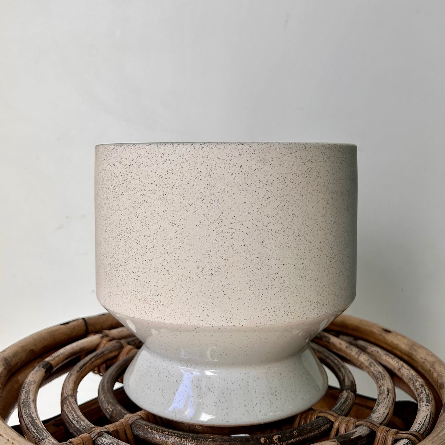 PASADENA Decorative Raised Planter (Matte Cream Speckled)  6”x6”