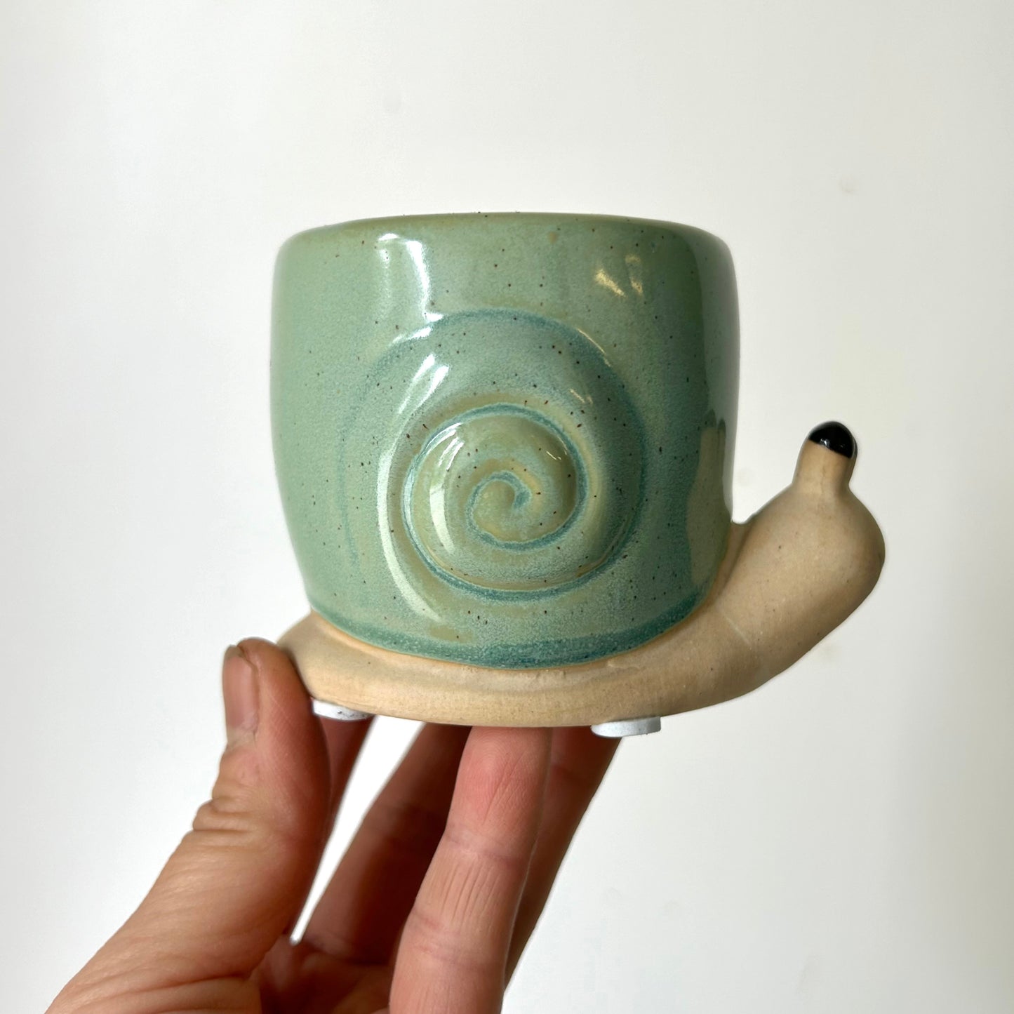 Snail Decorative Pot (2.25"X2.5")