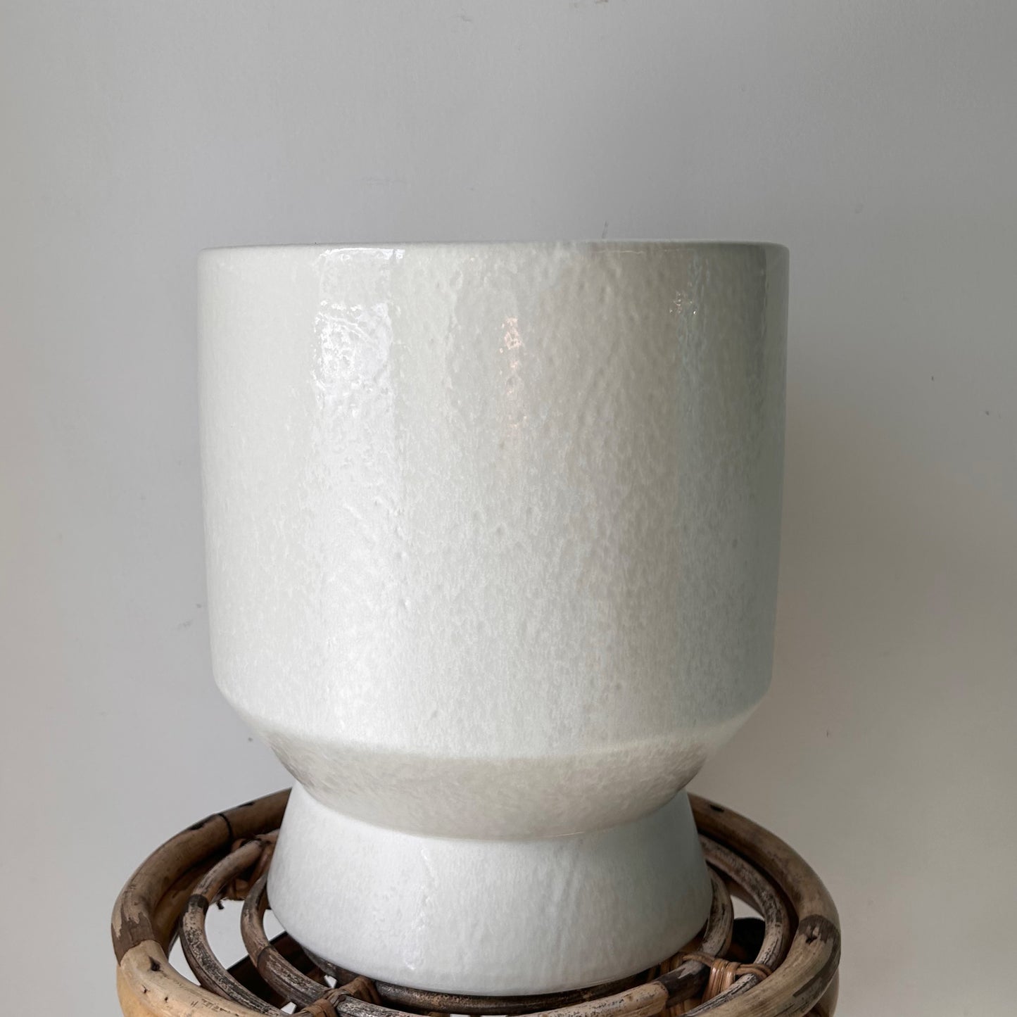 HUDSON Large Modern Decorative Pot (9”x11”)