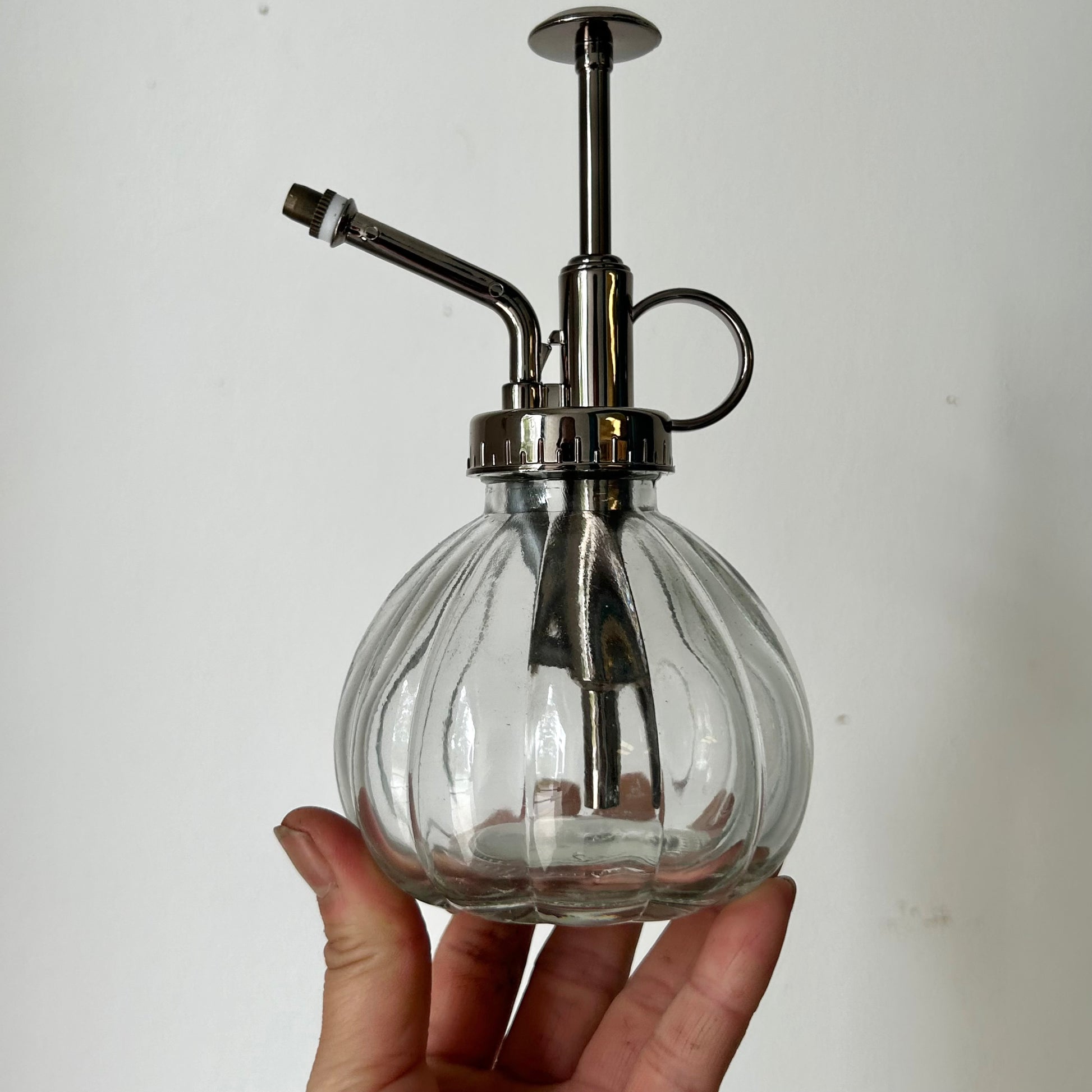 house plant sprayer Vintage Style Plant Mister (6.8OZ) available in two colours – House of Plants