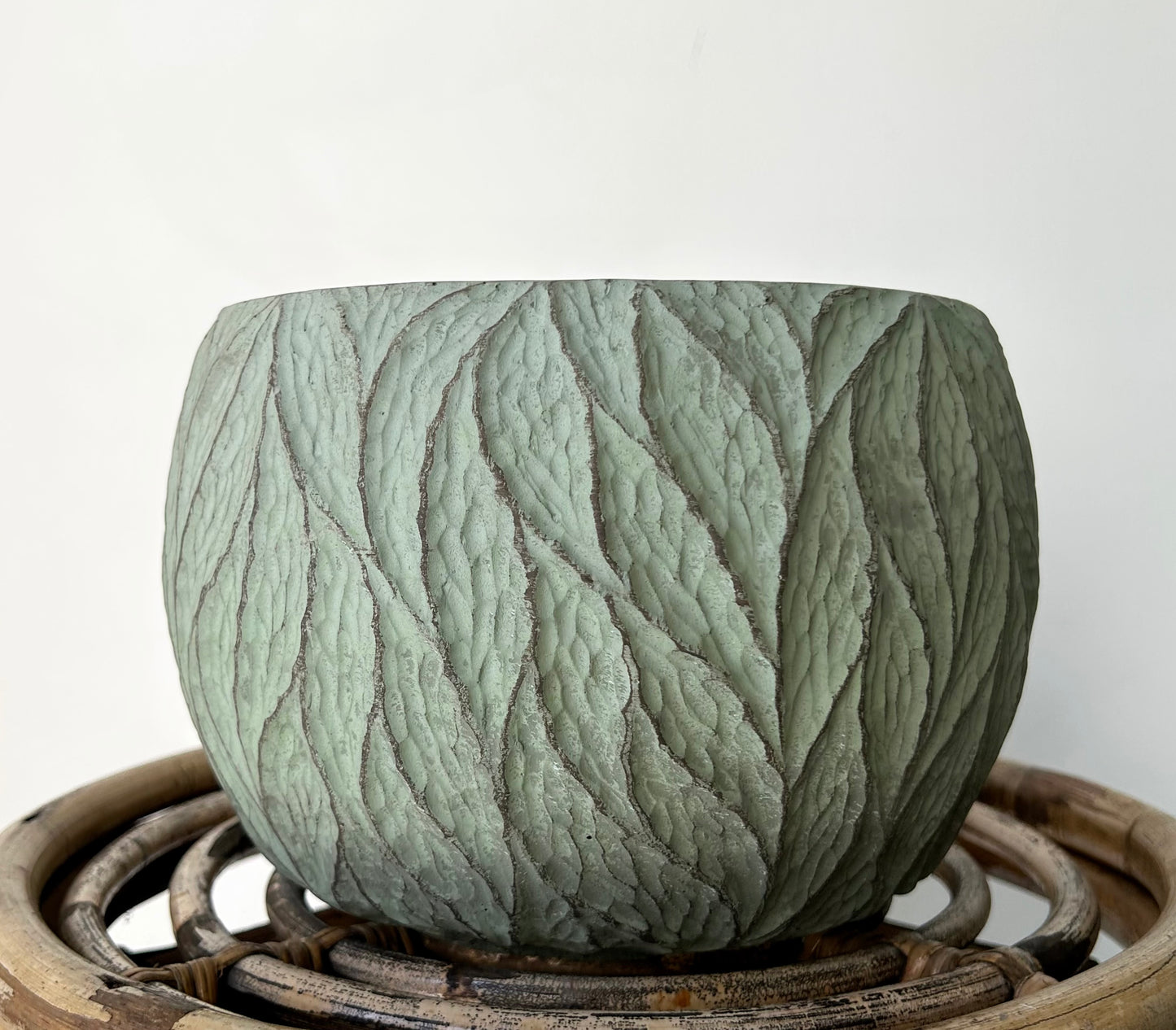 ALMA shallow decorative pot (7”X5.5”)