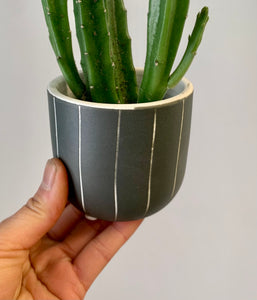 VALE small striped pot